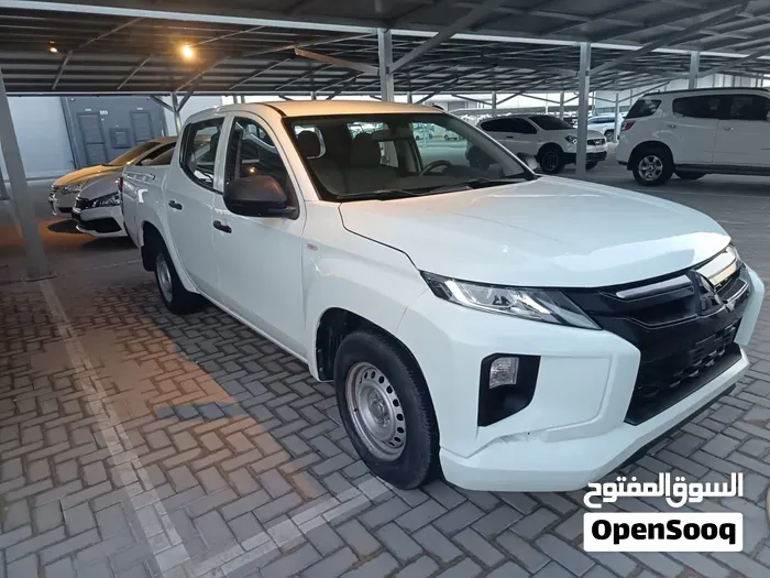 Mitsubishi L200 2023 photo 3