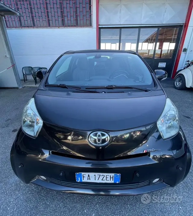 Toyota Iq 2009 photo 2