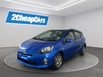 Toyota Aqua 2013 photo 2