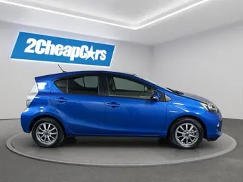 Toyota Aqua 2013 photo 5