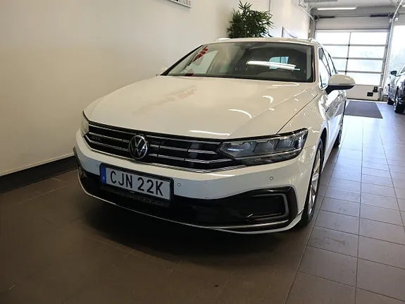 Volkswagen Passat 2021 photo 2