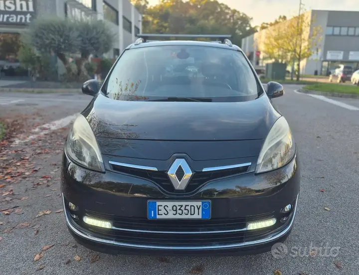 Renault Scenic 2013 photo 2