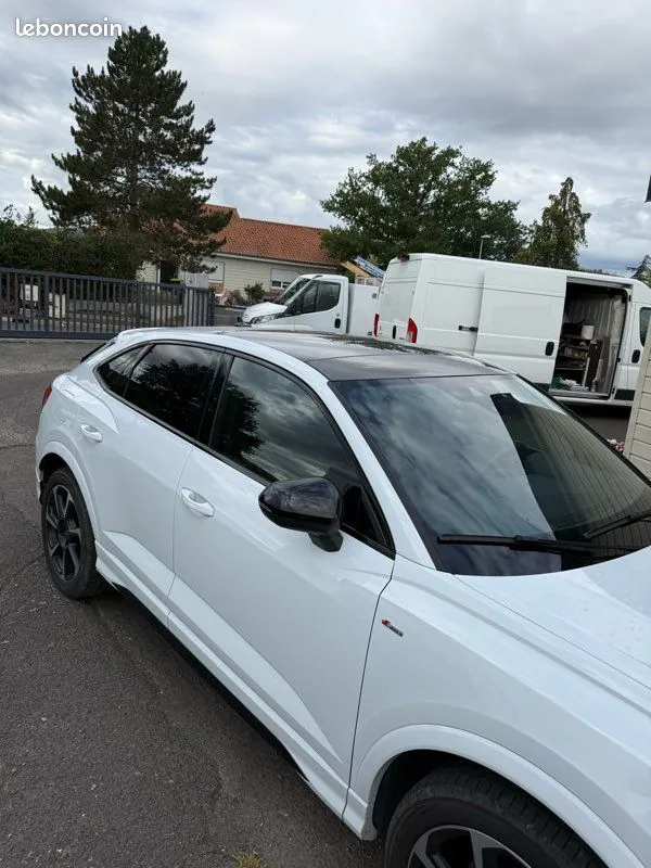 Audi Q3 2022 photo 3