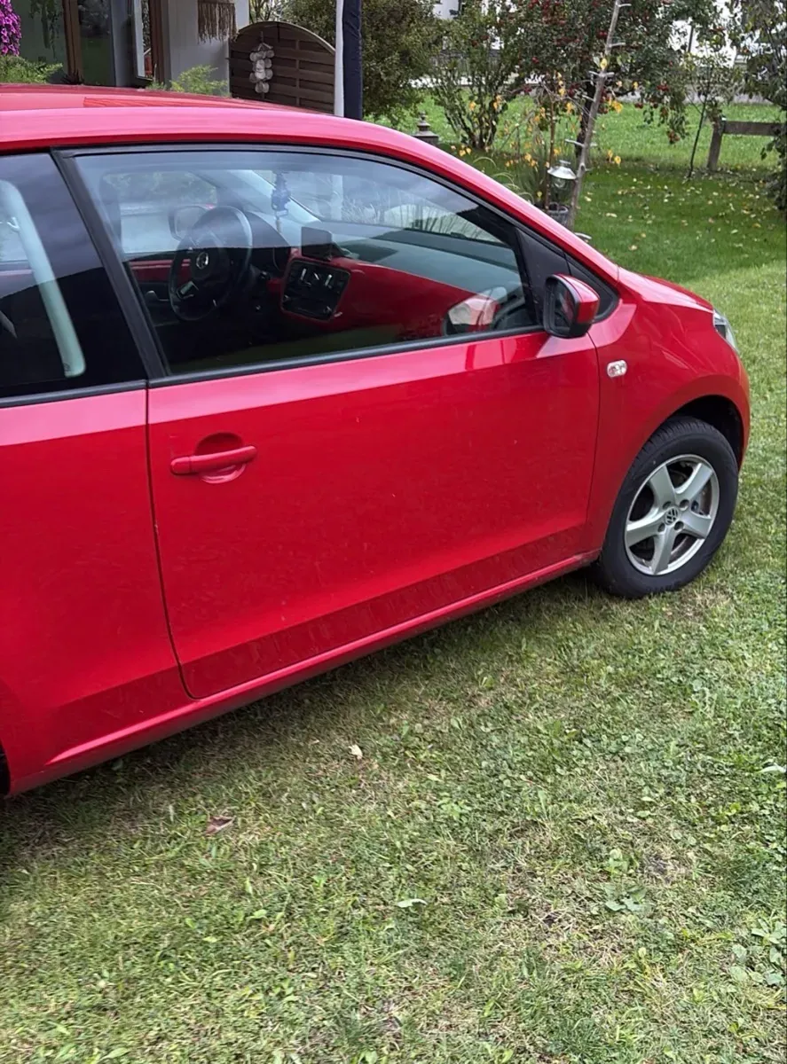 Volkswagen Up 2012 photo 2