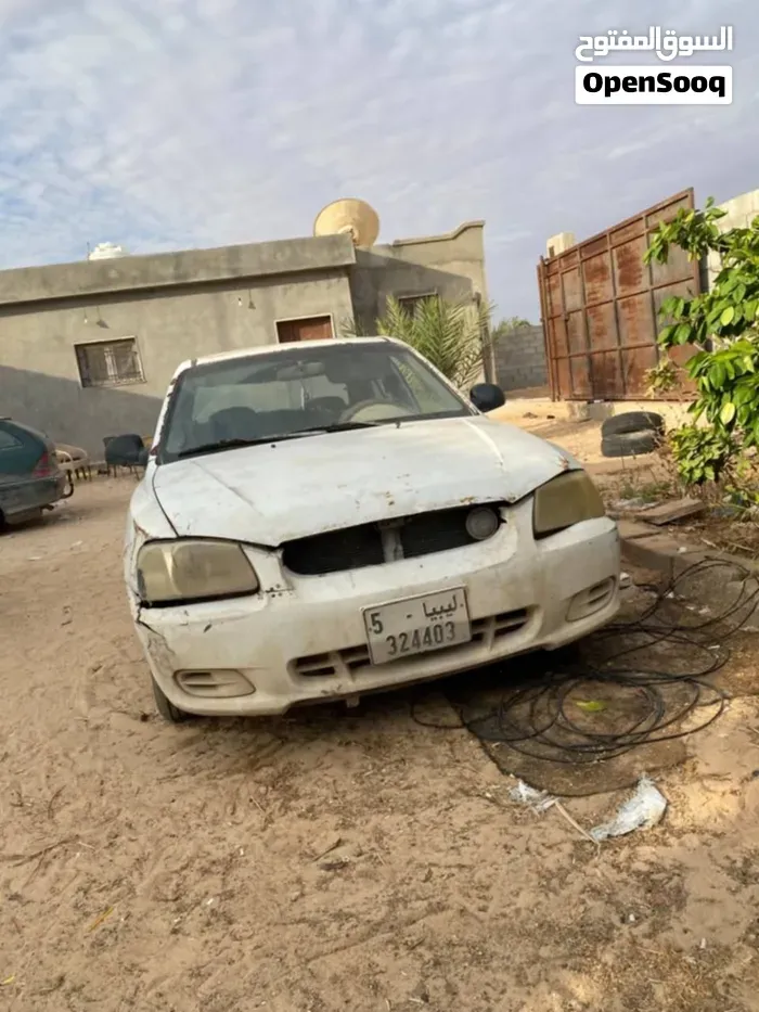Hyundai Verna 2002 photo 2
