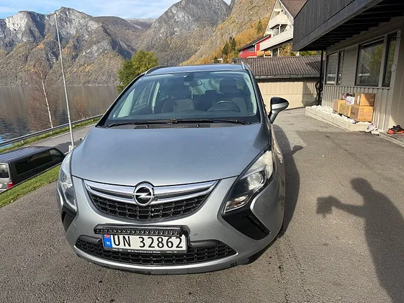 Opel Zafira Tourer 2012 photo 2