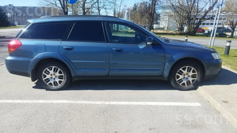 Subaru Outback 2005 photo 2