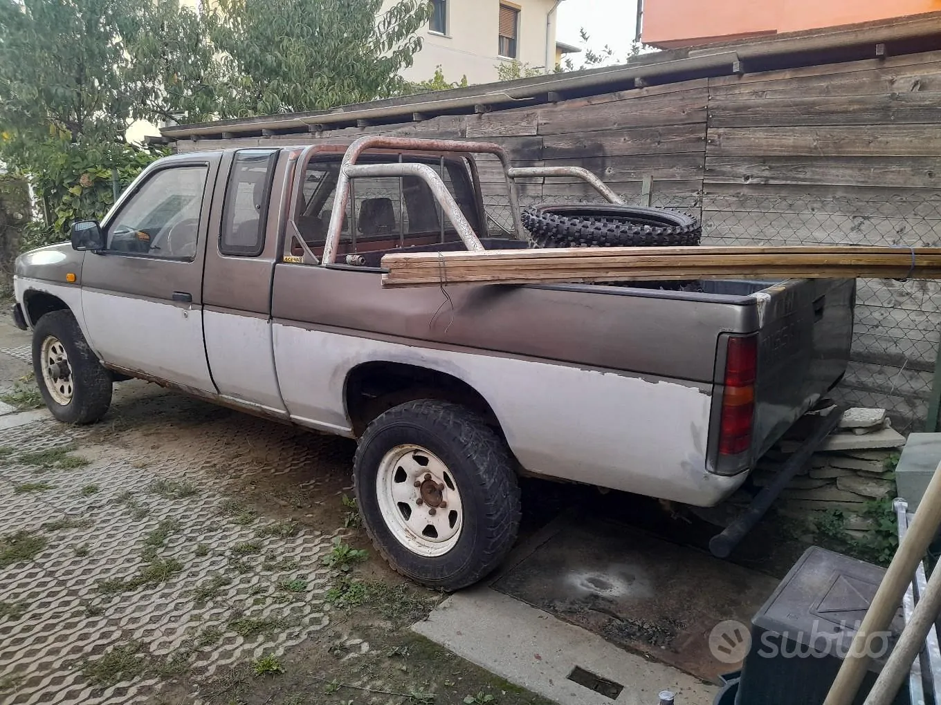 Nissan King Cab 1989 photo 2