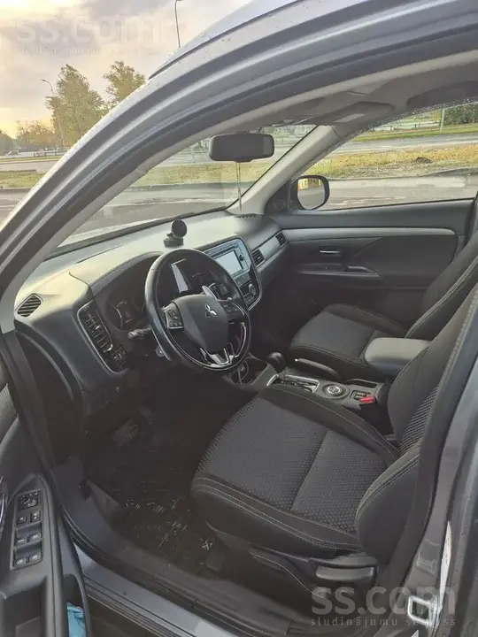 Mitsubishi Outlander 2017 photo 5