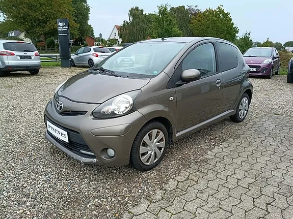 Toyota Aygo 2012 photo 2