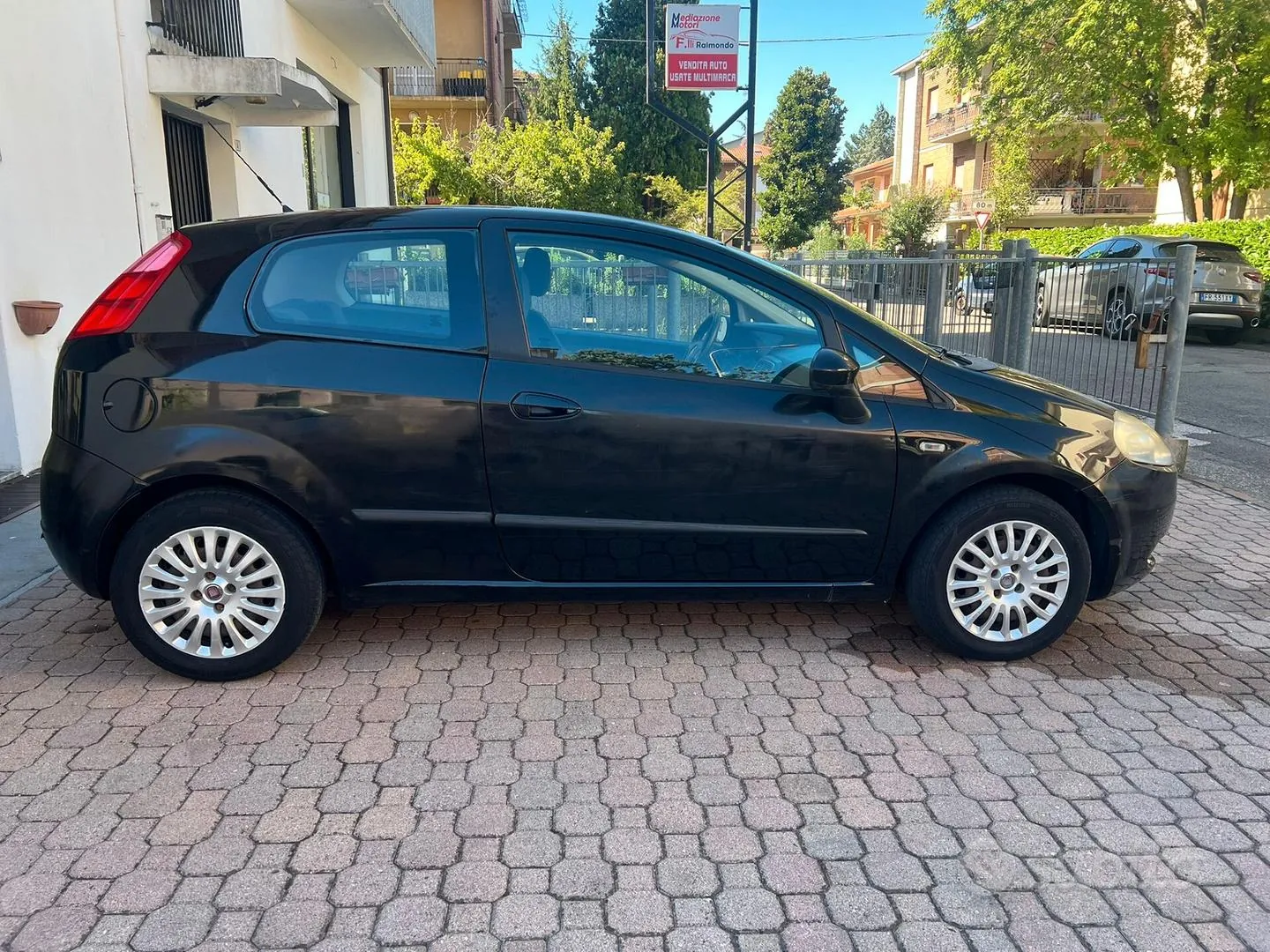 Fiat Grande Punto 2009 photo 4