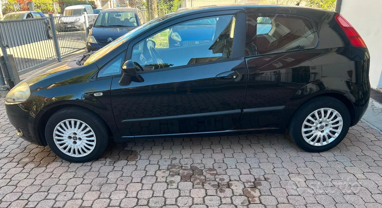 Fiat Grande Punto 2009 photo 3