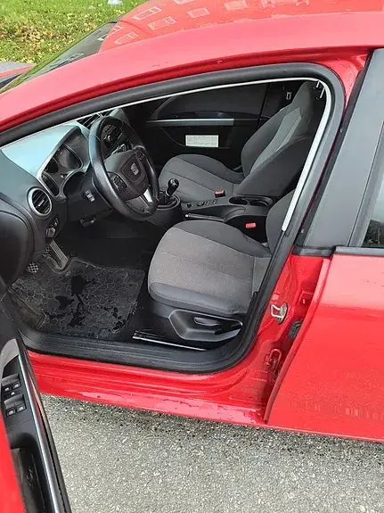 Seat Leon 2012 photo 4