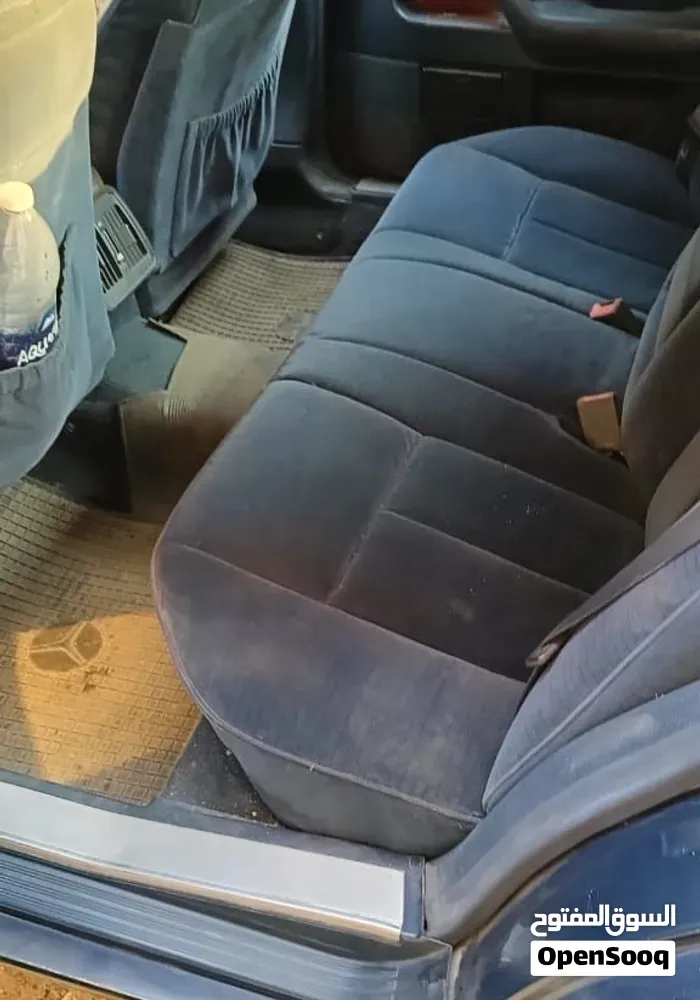 Mercedes-Benz 320 1977 photo 3