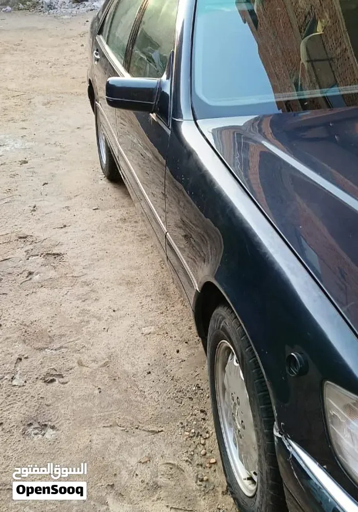 Mercedes-Benz 320 1977 photo 2