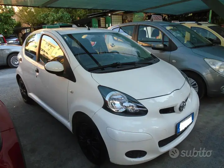 Toyota Aygo 2011 photo 3
