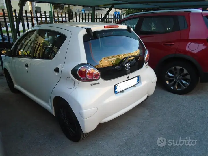 Toyota Aygo 2011 photo 5