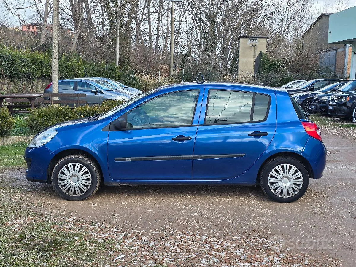 Renault Clio 2008 photo 3