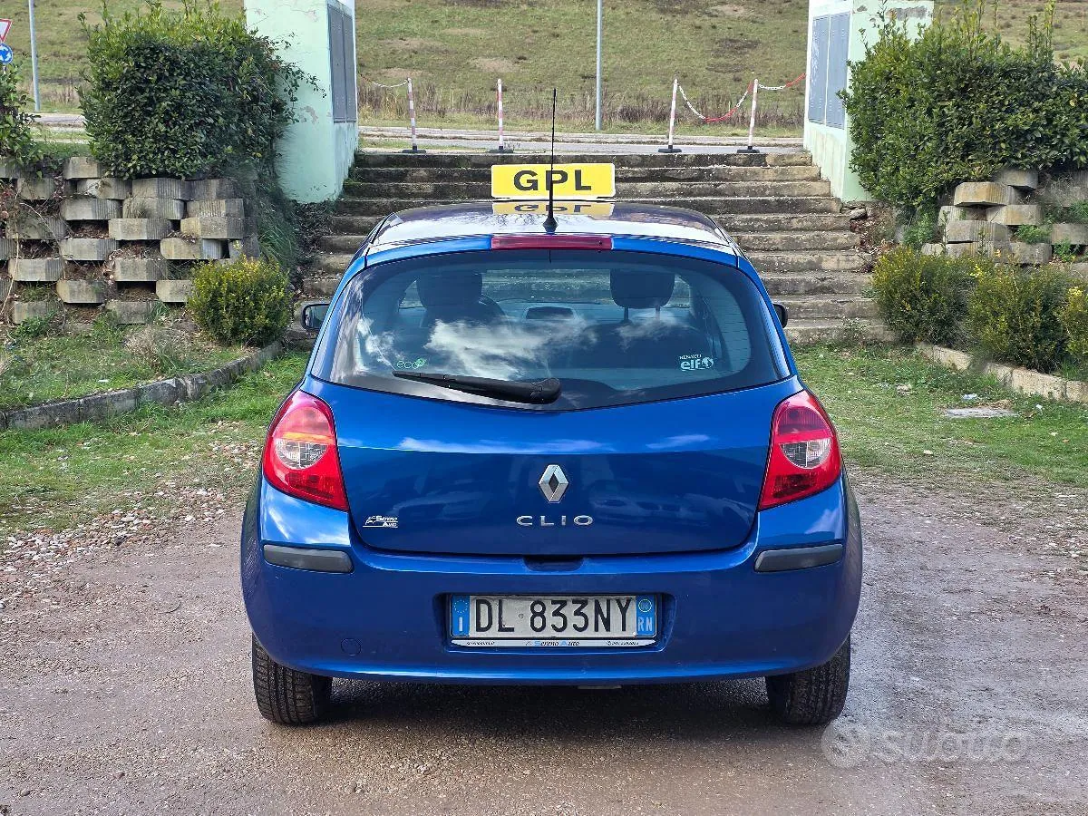 Renault Clio 2008 photo 5