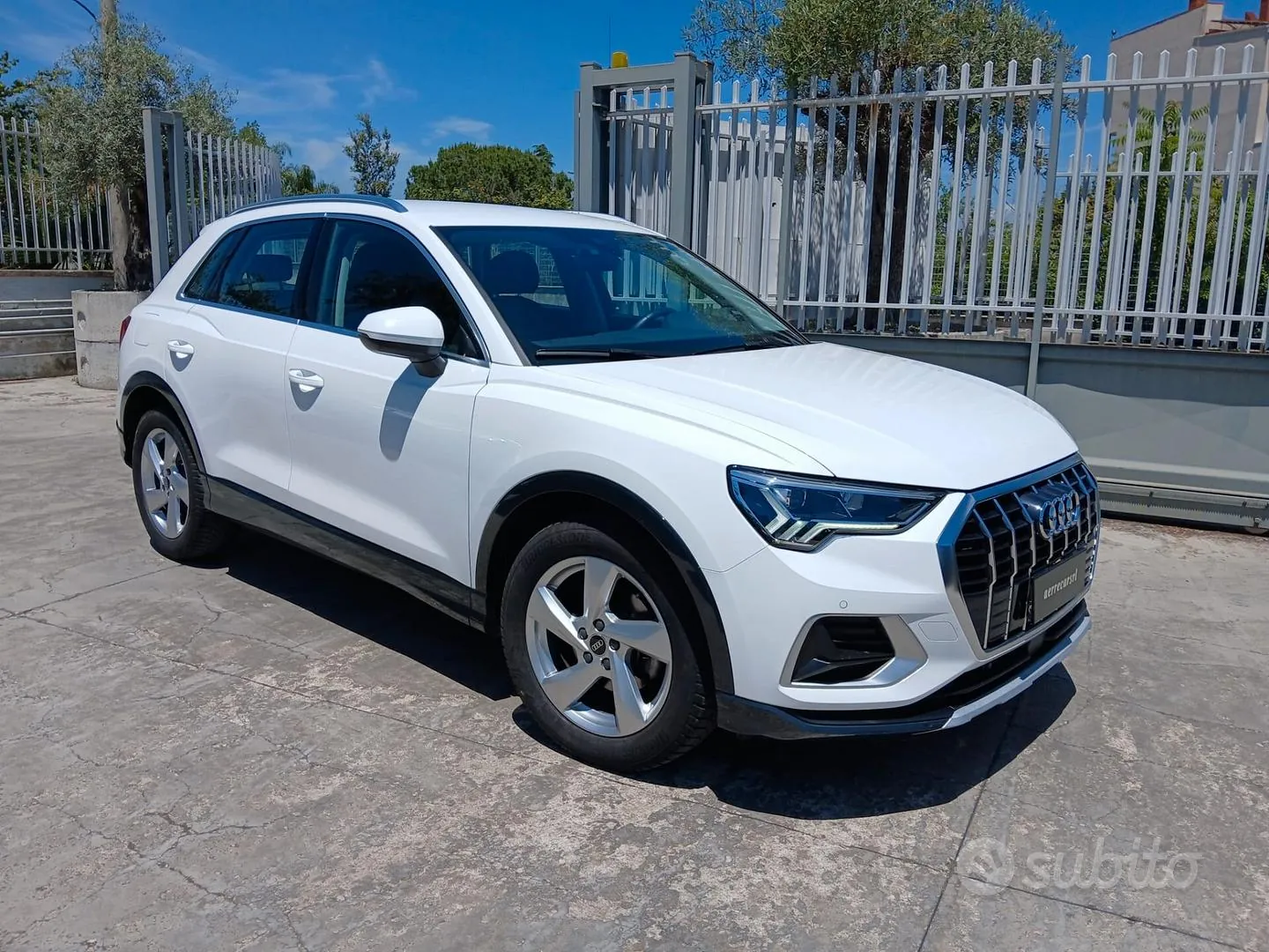 Audi Q3 2023 photo 2