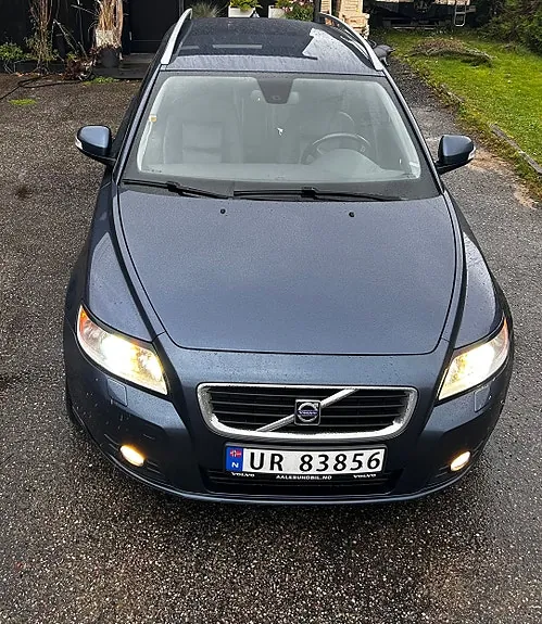 Volvo V50 2010 photo 2