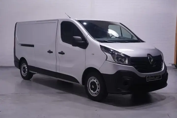 Renault Trafic 2017 photo 2