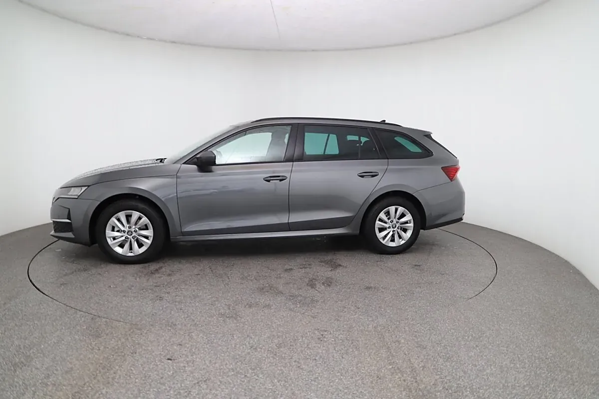 Skoda Octavia 2026 photo 2
