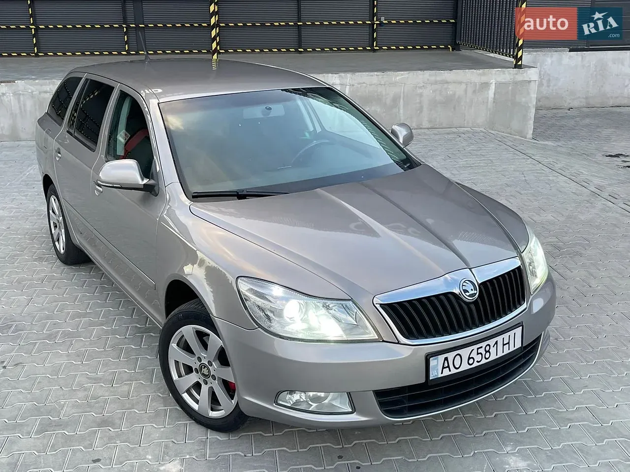 Skoda Octavia 2011 photo 4