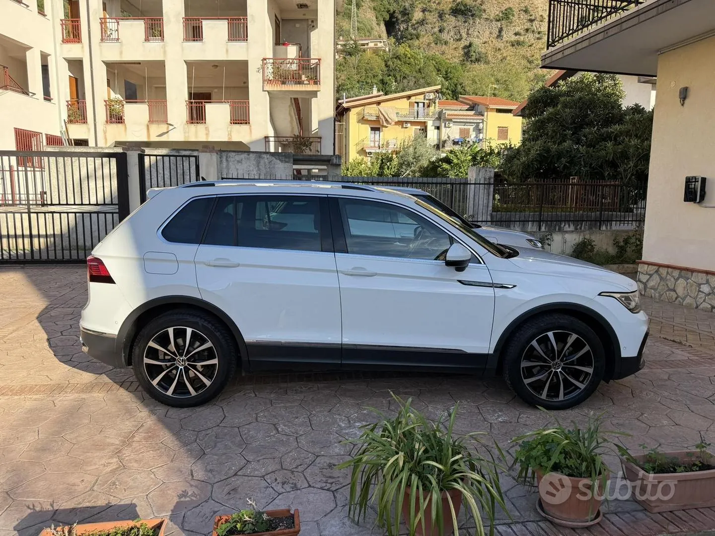 Volkswagen Tiguan 2021 photo 2