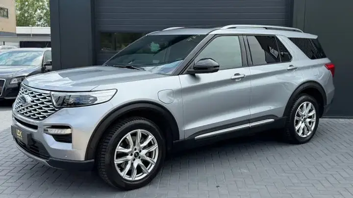 Ford Explorer 2022 photo 3
