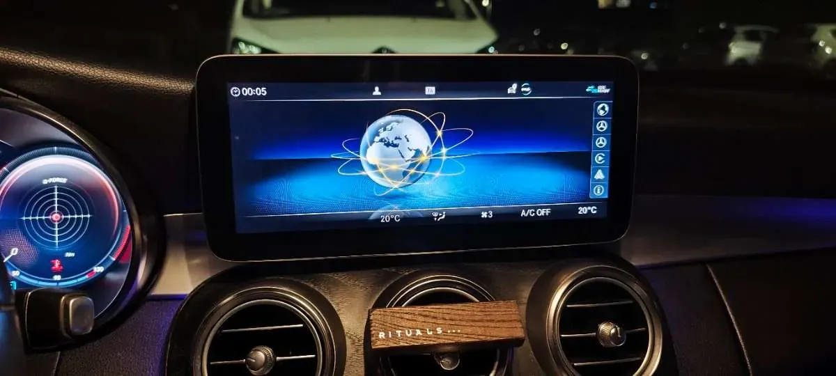Mercedes-Benz C-Class 2019 photo 3