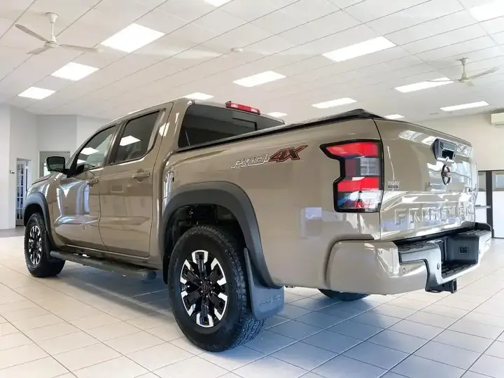 Nissan Frontier 2023 photo 5