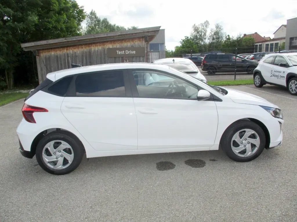 Hyundai I20 photo 2