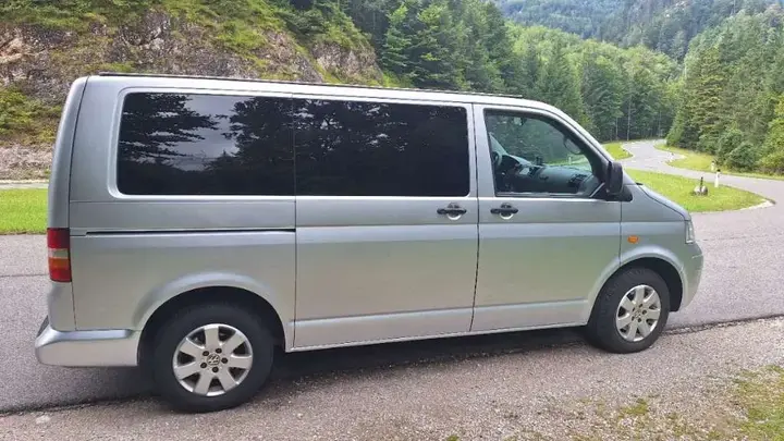 Volkswagen Multivan 2007 photo 2