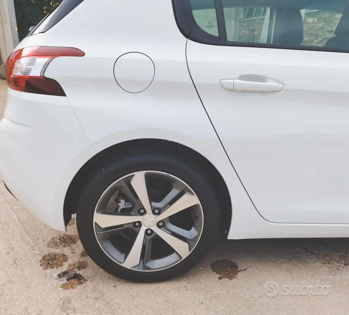 Peugeot 308 2015 photo 2