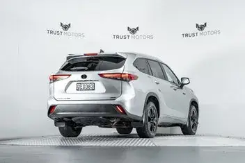 Toyota Highlander 2023 photo 4