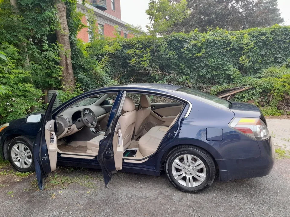 Nissan Altima 2011 photo 3