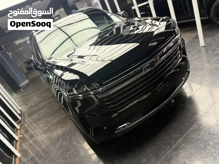 Chevrolet Suburban 2023 photo 3