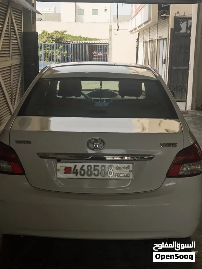 Toyota Yaris 2013 photo 3