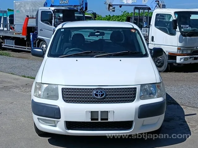 Toyota Succeed 2009 photo 2