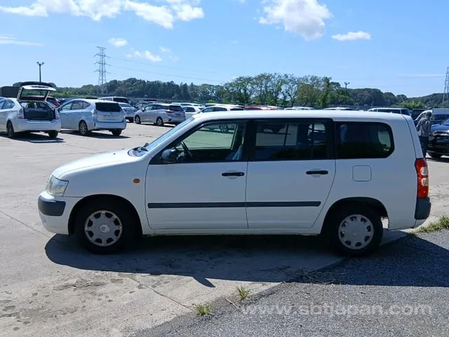Toyota Succeed 2009 photo 4