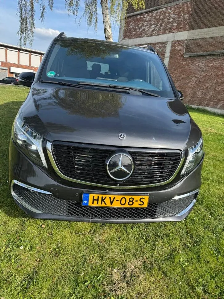 Mercedes-Benz Eqv