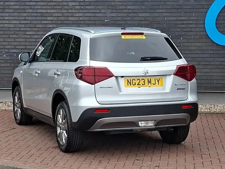 Suzuki Vitara 2023 photo 2
