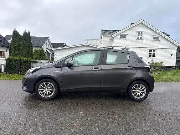 Toyota Yaris 2013 photo 3