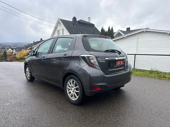 Toyota Yaris 2013 photo 4