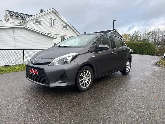 Toyota Yaris 2013 photo 2