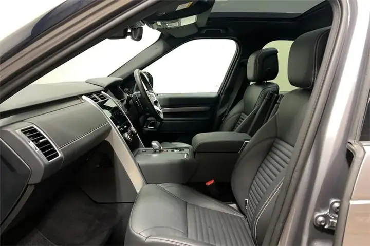 Land Rover Discovery 2025 photo 4