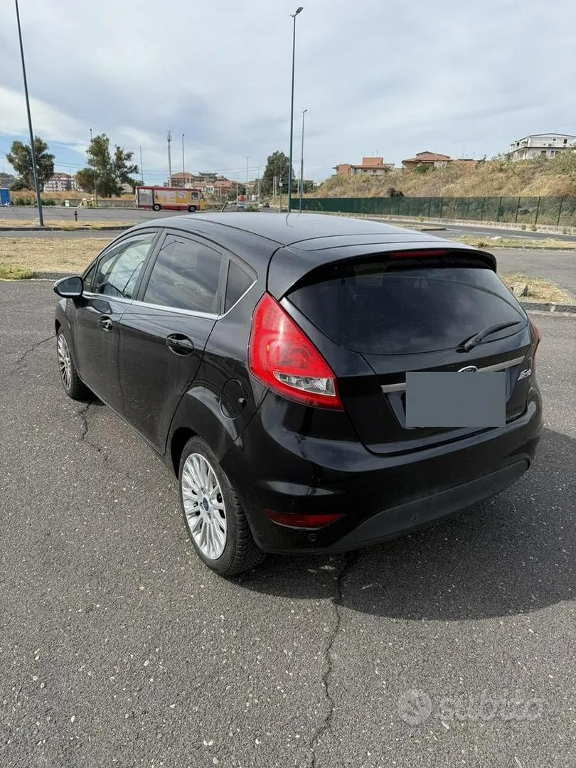 Ford Fiesta 2012 photo 3