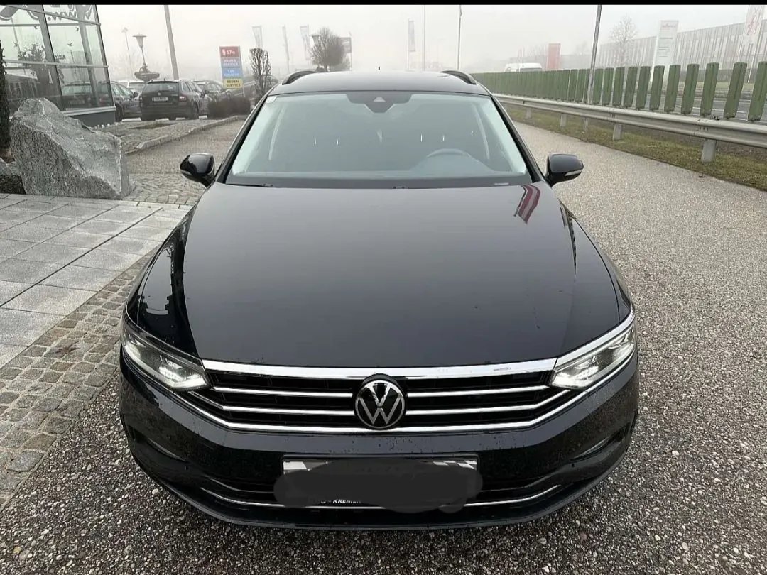 Volkswagen Passat 2021 photo 2