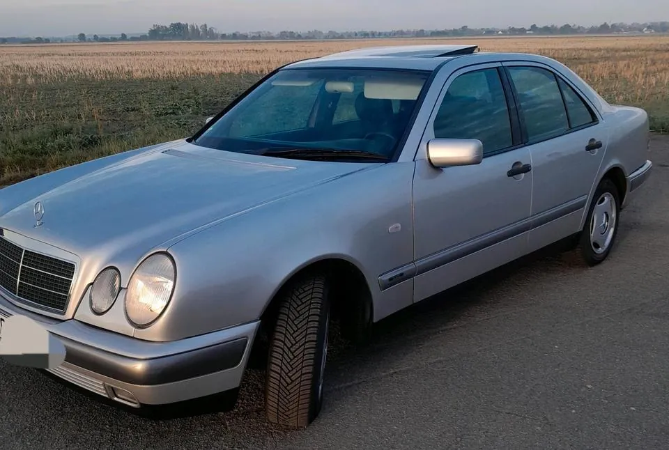 Mercedes-Benz E 230 Classic